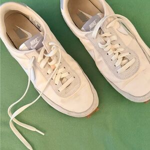 Nike Daybreak sz 9 Off-White Athletic Shoes